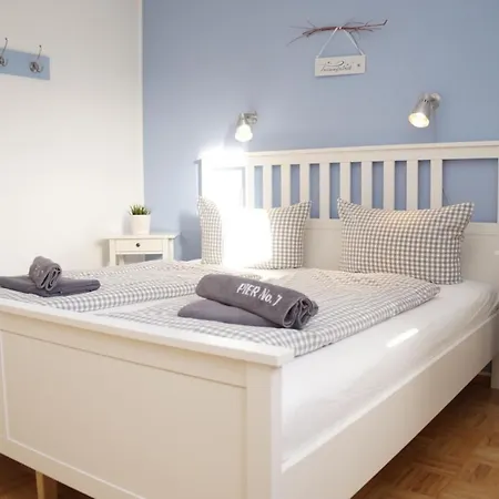 Pier No 7 *